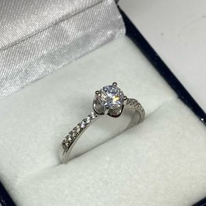 925 Sterling silver solitaire